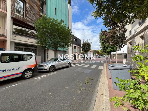ISSY LES MOULINEAUX - RUE D ESTIENNE D ORVES  - Emplacement de parking exterieur
