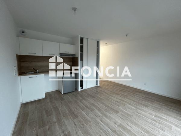 Location Studio 26.9 m² - 10 rue de la Simbrandière La Roche-sur-yon 85000