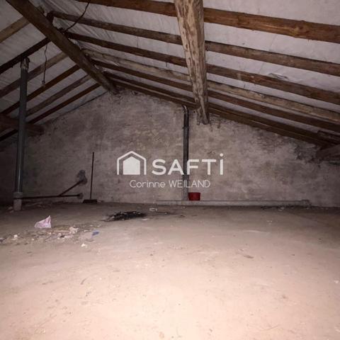 Maison de village individuelle avec garage, toiture récente et énorme potentiel – 112 m² habitables + plus de 100 m² aménageables