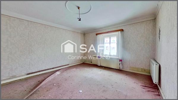 Maison de village individuelle avec garage, toiture récente et énorme potentiel – 112 m² habitables + plus de 100 m² aménageables