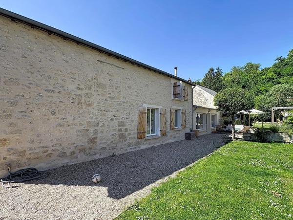 Joli maison en pierre rénovée avec goût