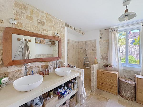 Joli maison en pierre rénovée avec goût