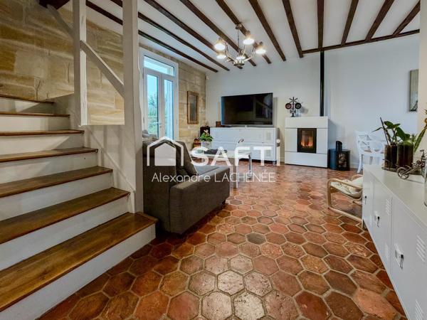 Propriété de caractère 1948 rénovée, tomettes, poutres, piscine avec dépendance de 58 m2