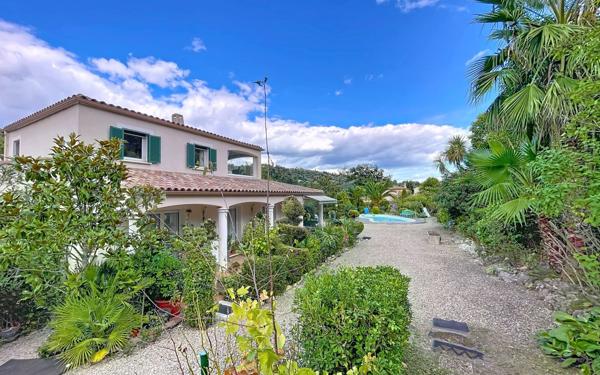 Maison à vendre    6 pièces • 196 m2 Châteauneuf-Grasse