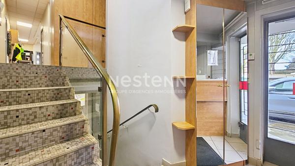 Bureaux de 284 m² à MORANGIS