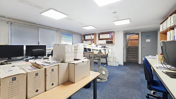 Bureaux de 284 m² à MORANGIS