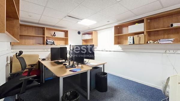 Bureaux de 284 m² à MORANGIS