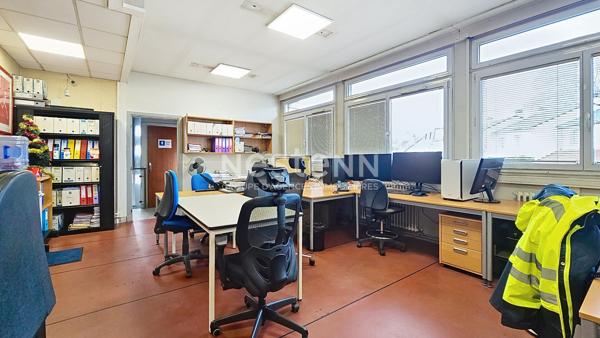 Bureaux de 284 m² à MORANGIS