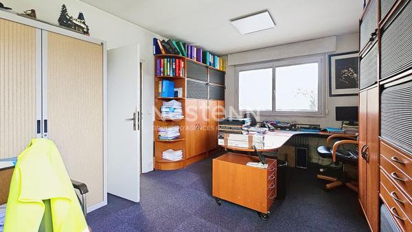 Bureaux de 284 m² à MORANGIS