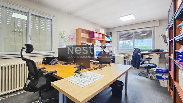Bureaux de 284 m² à MORANGIS