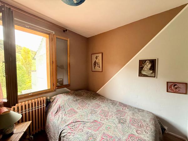 LE MAS D'AZIL : MAISON DE VILLAGE T3 AVEC JARDIN A RAFRAICHIR