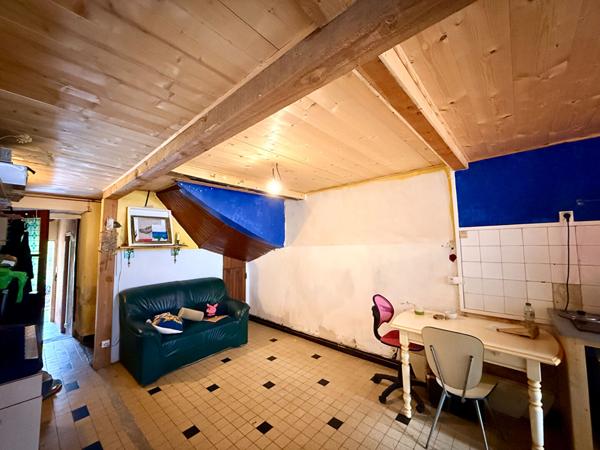 LE MAS D'AZIL : MAISON DE VILLAGE T3 AVEC JARDIN A RAFRAICHIR