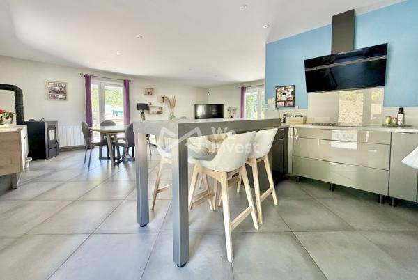 Villa de type 5 de 127 m2 habitables avec quatre chambres, jardin avec vue dominante.
