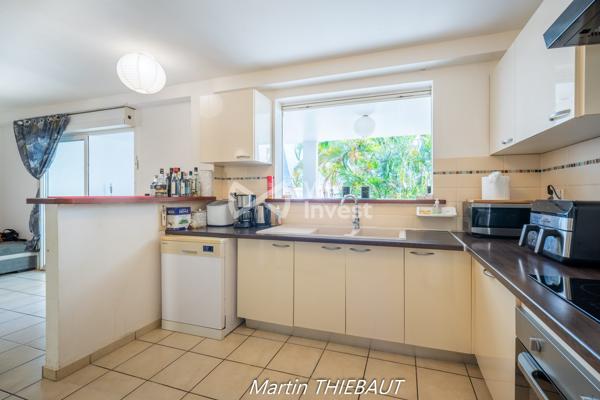 Appartement T3 avec grande terrasse, au calme à la marina du Marin