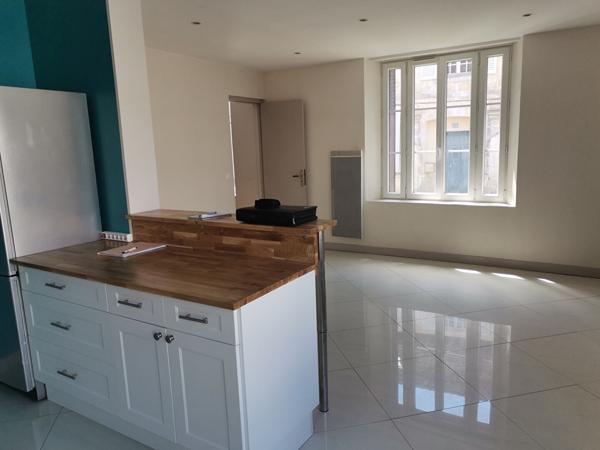 A louer - Maison de ville Chaumont En Vexin centre 2 pièces 49.01 m2