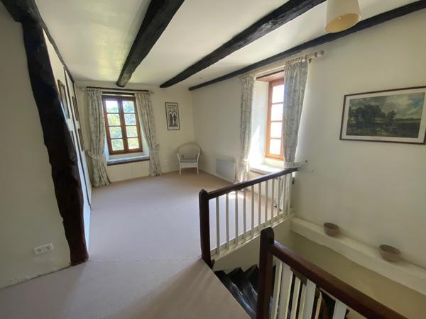 Montaigu-de-Quercy (82150) TARN ET GARONNE MONTAIGU DE QUERCY. ensemble en pierre avec piscine, 13 hectares, jolie vues