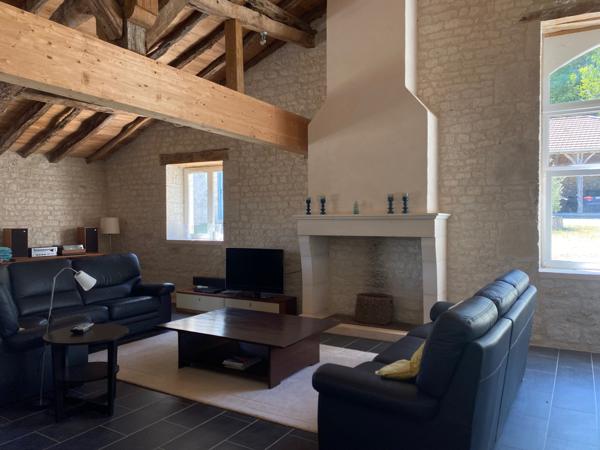 Montaigu-de-Quercy (82150) TARN ET GARONNE MONTAIGU DE QUERCY. ensemble en pierre avec piscine, 13 hectares, jolie vues