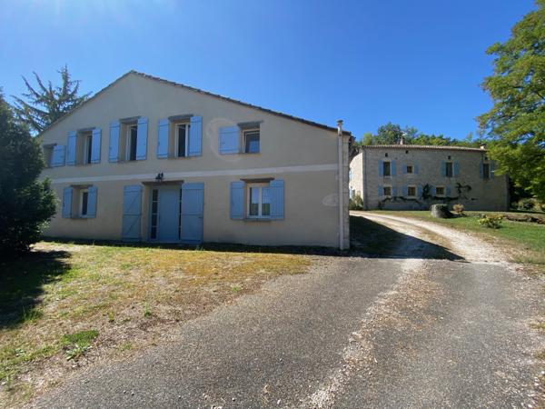 Montaigu-de-Quercy (82150) TARN ET GARONNE MONTAIGU DE QUERCY. ensemble en pierre avec piscine, 13 hectares, jolie vues