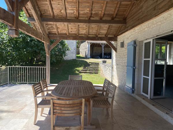 Montaigu-de-Quercy (82150) TARN ET GARONNE MONTAIGU DE QUERCY. ensemble en pierre avec piscine, 13 hectares, jolie vues