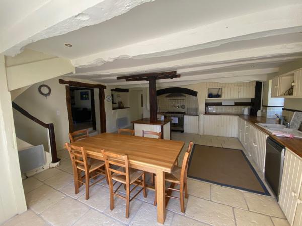 Montaigu-de-Quercy (82150) TARN ET GARONNE MONTAIGU DE QUERCY. ensemble en pierre avec piscine, 13 hectares, jolie vues