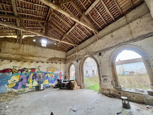 Abbaye du 14e et château du 19e en ruine sur 17ha