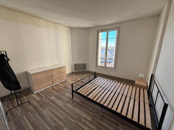 Bondy (93140) Grand F2 avec bureau proche gare