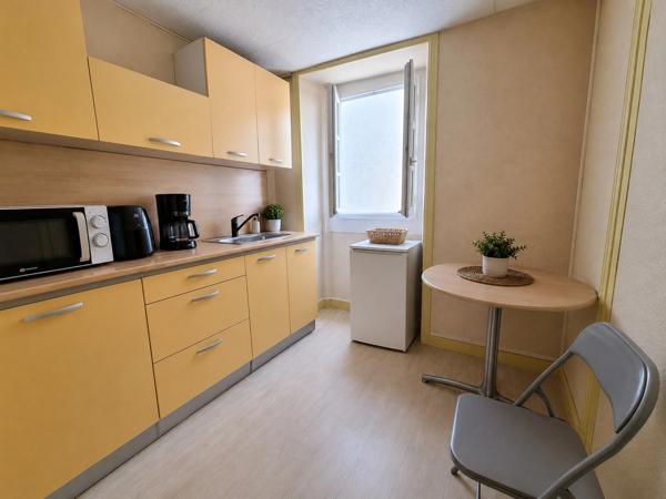 Immeuble à vendre centre ville de  LAVAL (53)