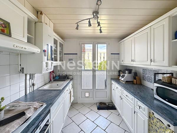 Aubagne - Appartement 4 pièces - 65 m2 - 3 chambres - loggia - résidence sécurisée - stationnement