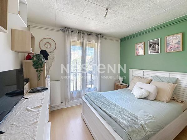 Aubagne - Appartement 4 pièces - 65 m2 - 3 chambres - loggia - résidence sécurisée - stationnement
