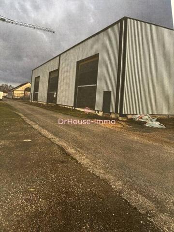 Bureau à louer 2 pièces de 810 m²