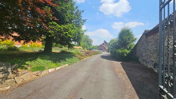 Magnifique Maison 3 ch, garage, jardin, étang, cave