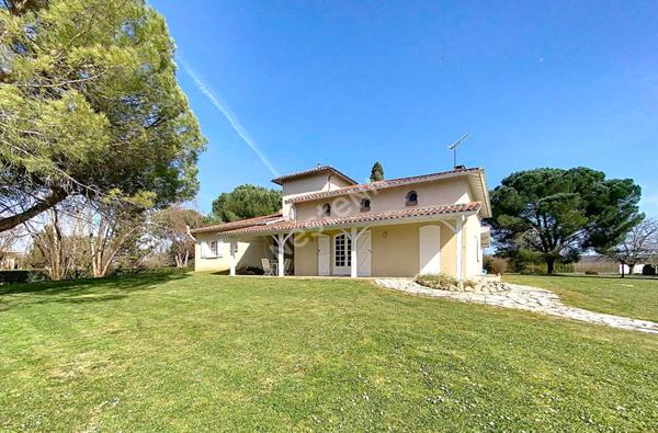 Grande maison traditionnelle 6 pièces 172 m² à Labastide Saint Pierre