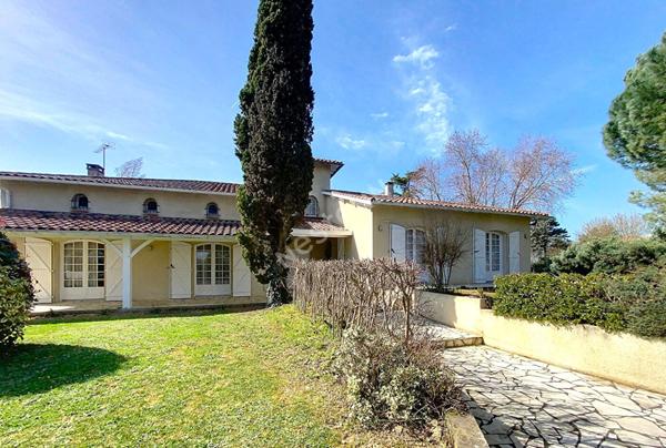 Grande maison traditionnelle 6 pièces 172 m² à Labastide Saint Pierre