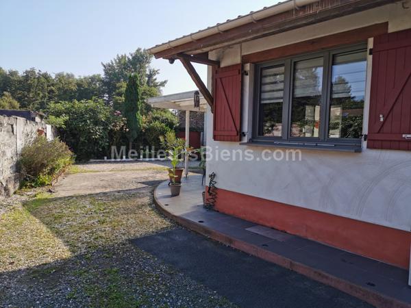 MAISON DE VILLE SEMI-INDIVIDUELLE 3 CHAMBRES JARDIN HANGAR