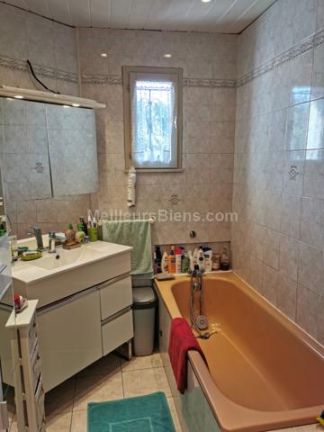 MAISON DE VILLE SEMI-INDIVIDUELLE 3 CHAMBRES JARDIN HANGAR