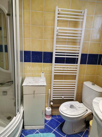 MAISON DE VILLE SEMI-INDIVIDUELLE 3 CHAMBRES JARDIN HANGAR