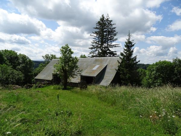 Belle grange en pierres Trizac (15400)