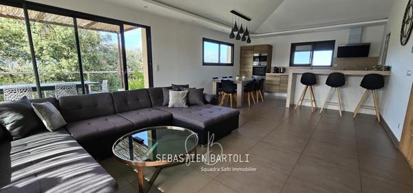 Villa moderne T4 avec piscine et T3+T2 indépendants