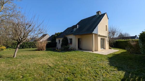 Maison baignée de lumière et au calme