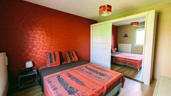 Maison baignée de lumière et au calme