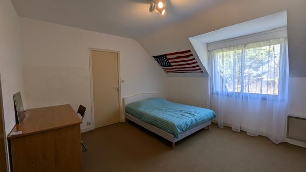 Maison baignée de lumière et au calme