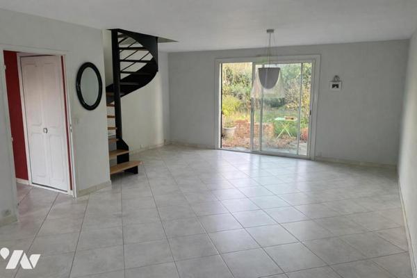 DONGES - Maison 4 chambres - 152 m².