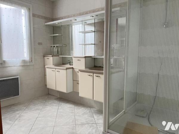 DONGES - Maison 4 chambres - 152 m².