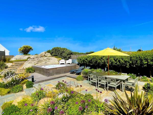 Belle demeure de 305 m2 composée de 3 gites bonne rentabilité locative