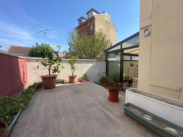 Appartement Nanterre 5 pièce(s) 116 m² 565 000 € **  - Référence  15536