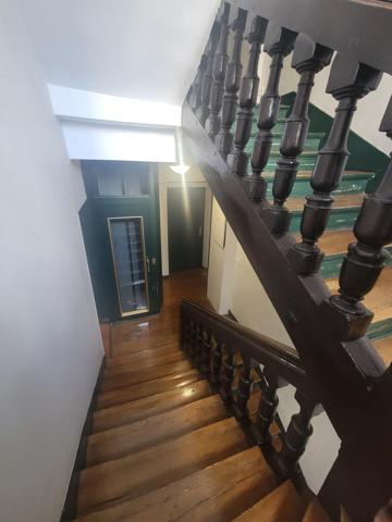 Magnifique studio ensoleillé situé au 4ème étage avec ascenseur