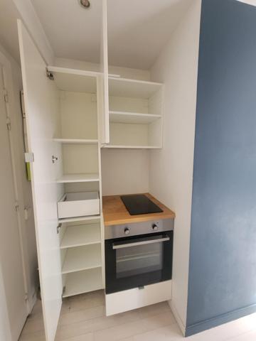 Magnifique studio ensoleillé situé au 4ème étage avec ascenseur