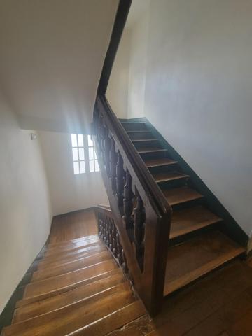 Magnifique studio ensoleillé situé au 4ème étage avec ascenseur