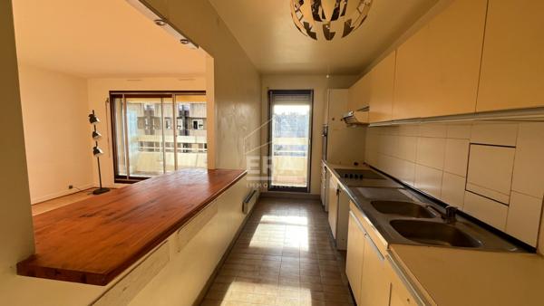 3 PIECES AVEC BALCON ENTIEREMENT SUR JARDIN