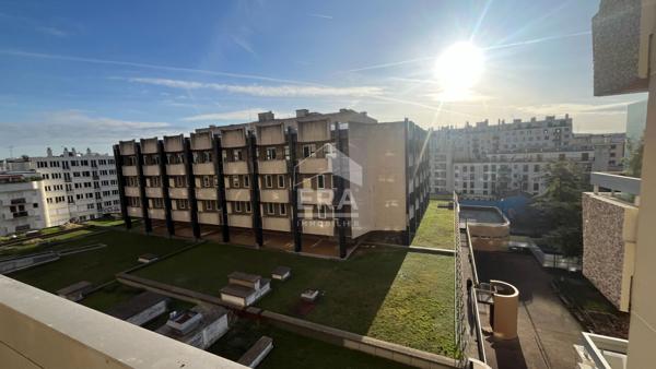 3 PIECES AVEC BALCON ENTIEREMENT SUR JARDIN